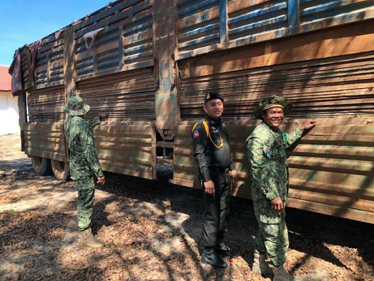សកម្មភាព​ដឹកជញ្ជូន​ឈើ នៅក្នុង​ខេត្ត​ព្រះវិហារ បាន​ចាប់​កម្រើក​ឡើង​វិញ ប៉ុន្តែ បាន​រង​ការបង្ក្រាប​ពី​កម្លាំង​សមត្ថកិច្ច​ជា​បន្តបន្ទាប់ !