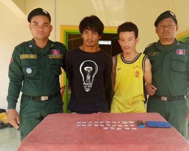 ឃាត់ខ្លួន​មុខសញ្ញា​ជួញដូរ​ថ្នាំញៀន​បន្តបន្ទាប់​៣​នាក់​ដកហូត​បាន​គ្រឿងញៀន​៣២​កញ្ចប់​