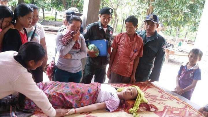 ក្មេងស្រី​ម្នាក់ ត្រូវ​រន្ទះបាញ់​ស្លាប់ ខណៈ​ពេល​មេឃ​កំពុងតែ​ភ្លៀង បាន​រត់​ទៅ​ជ្រក​ក្រោម​ដើម​តាសេក​