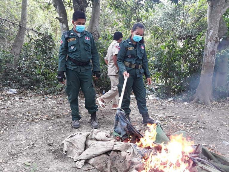 សមត្ថកិច្ច​ចុះ​បង្ក្រាប​សង្វៀន​ជល់​មាន់​មួយ​កន្លែង​ប្រមូល​បាន​តែ​វត្ថុតាង​អ្នកប្រព្រឹត្ត​រត់គេចខ្លួន​បាត់អស់​