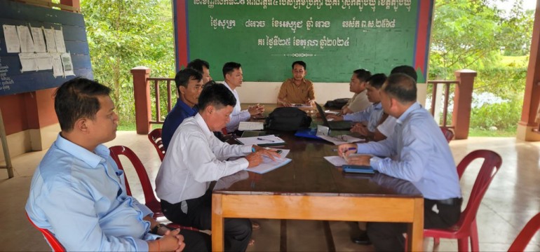 លោក​សឹង គី​រី​វ៉​ណ្ឌី នាយក​ផែនការ​វិនិយោគ​ខេត្ត​ត្បូងឃ្មុំ បាន​ច្រានចោល​ចំពោះ​ការចុះផ្សាយ​ដែល​បាន​ចោទប្រកាន់​មកលើ​រូប​លោក​ថា បាន​រំលោភ​អំណាច​និង ឃុបឃិត​ជាមួយ​ក្រុមហ៊ុន​ដែល​ជា​បក្សពួក​ធ្វើ​សកម្មភាព​ខុស​ច្បាប់​នៃ​ការដេញថ្លៃ​គម្រោង​មូលនិធិ​ឃុំ​សង្កាត់​!